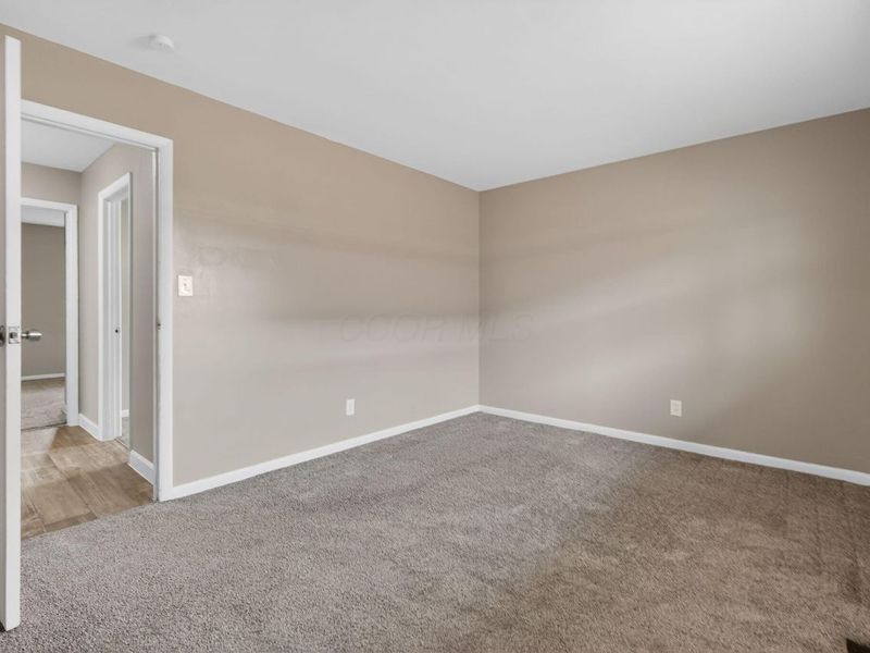 212 E Alcott Road, Columbus, OH 43207 Photo 5