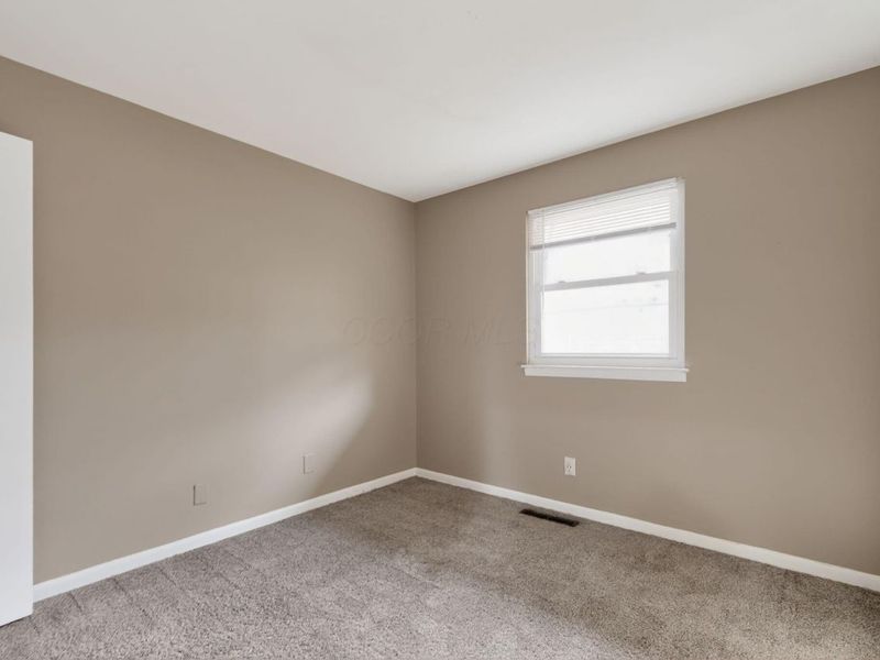 212 E Alcott Road, Columbus, OH 43207 Photo 6