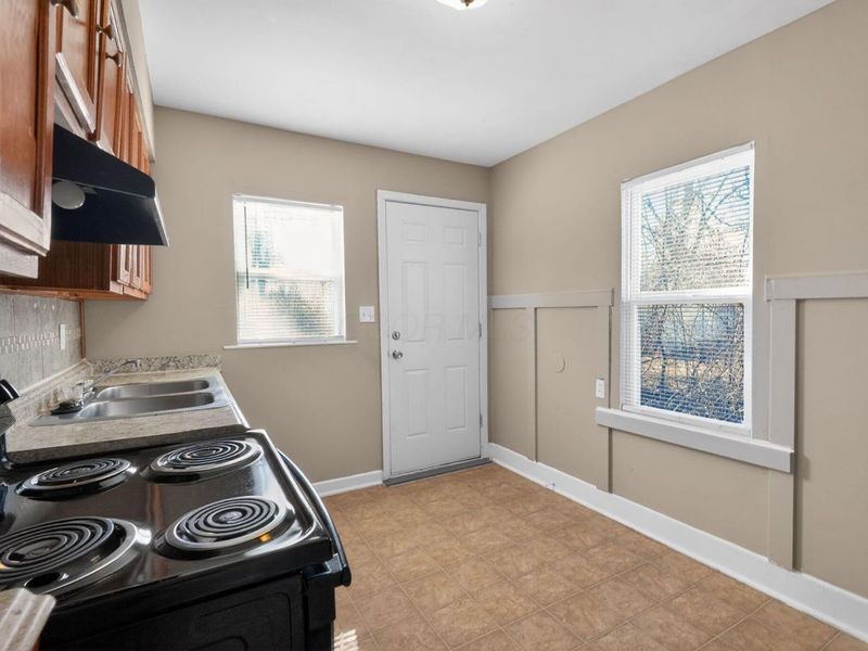 2145 Argyle Drive, Columbus, OH 43219 Photo 10