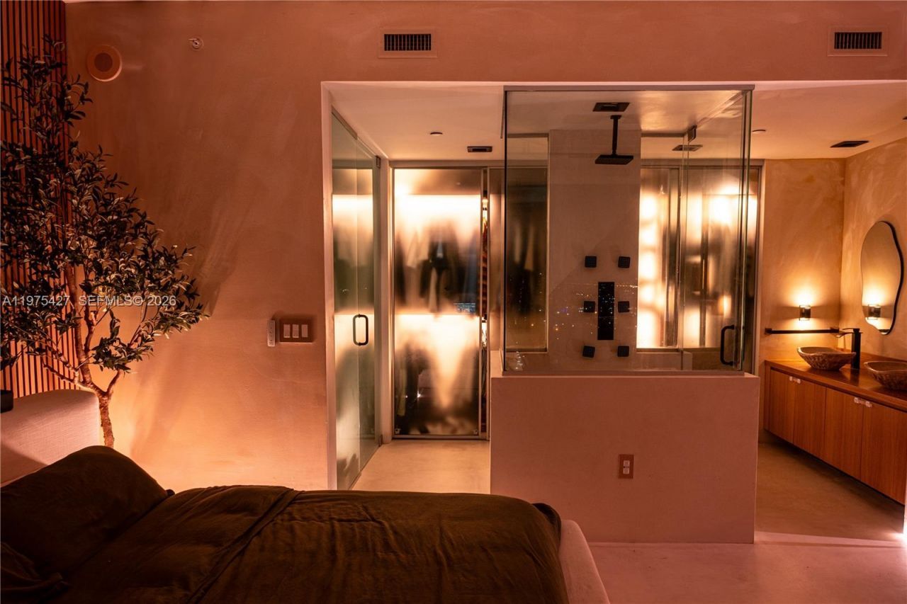 1040 Biscayne Blvd, Unit Apt 2905, Miami, FL 33132 Photo