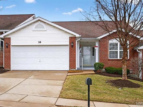 16 Hill Pointe Court, Unit 34, St Charles, MO 63303