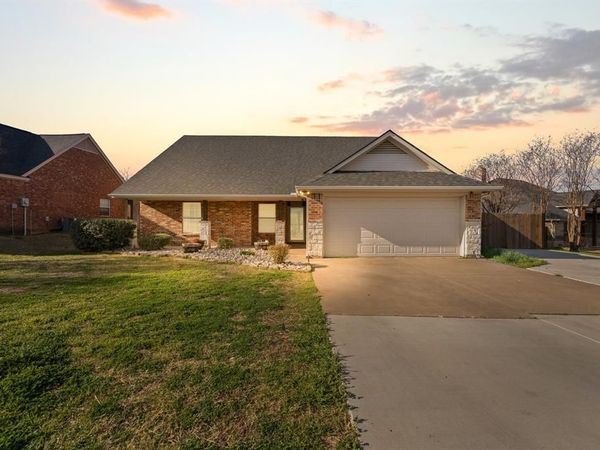 529 Mckittrick Court, Godley, TX 76044