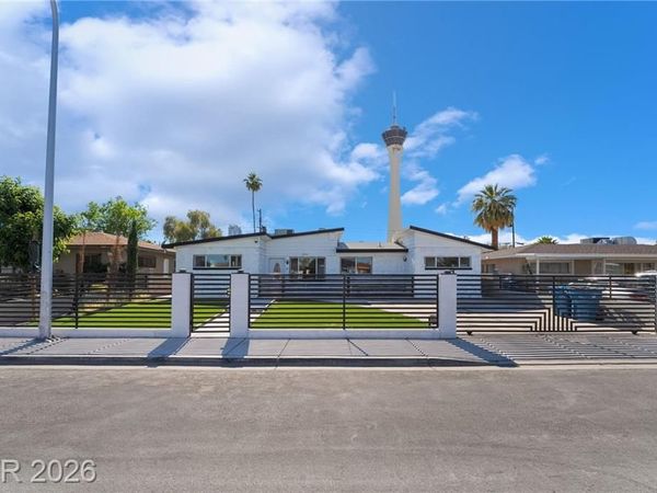 2200 Santa Ynez Drive, Las Vegas, NV 89104