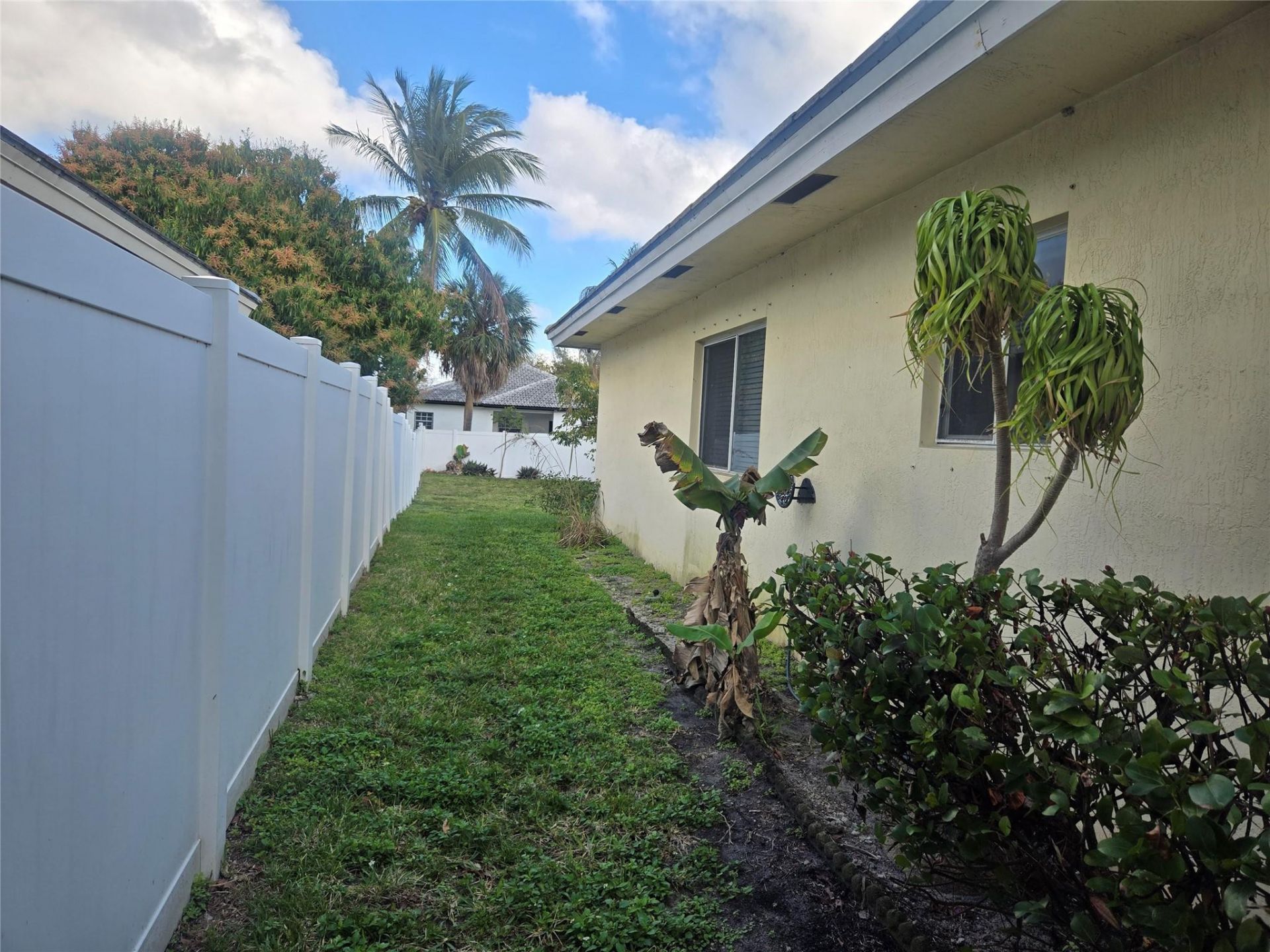 300 NW 17th Avenue, Pompano Beach, FL 33069 Photo