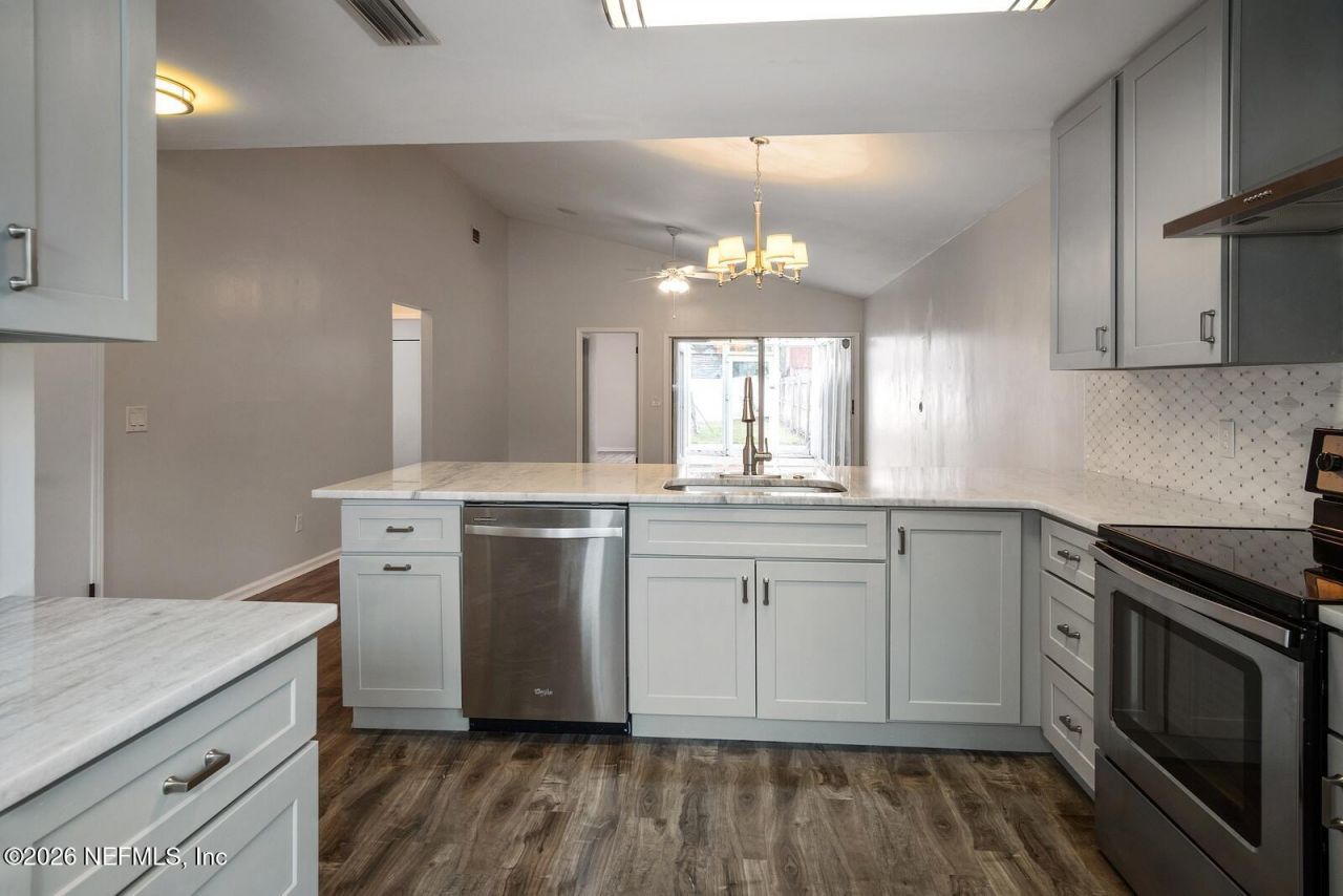 1329 Cove Landing Drive, Jacksonville, FL 32233 Photo