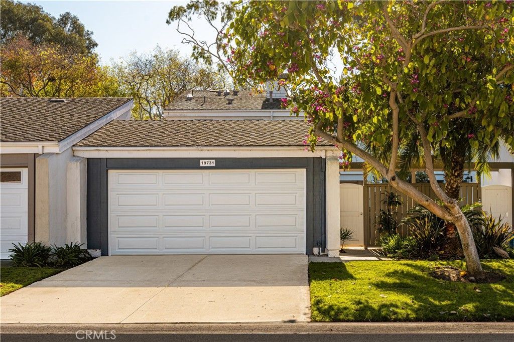 19731 Shorecliff, Huntington Beach, CA 92648 Main Photo