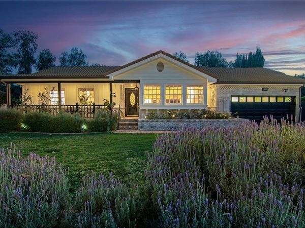 922 Carefree Drive, Simi Valley, CA 93065