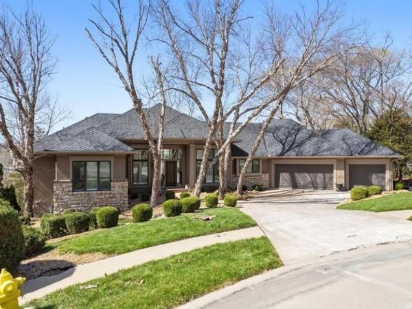 10640 S Glenview Lane, Olathe, KS 66061