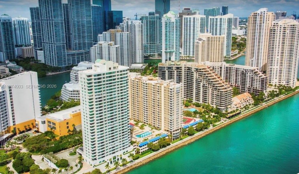 770 NE Claughton Island Dr, Unit 1613, Miami, FL 33131 Photo