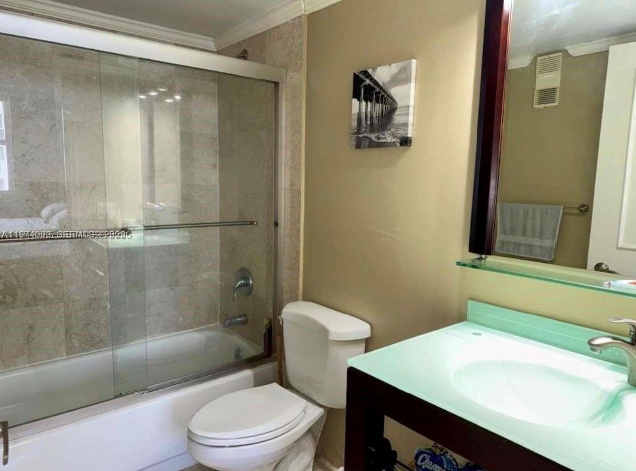 770 NE Claughton Island Dr, Unit 1613, Miami, FL 33131 Photo