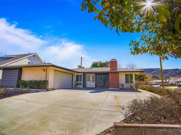 20810 Cedarfalls, Saugus, CA 91350