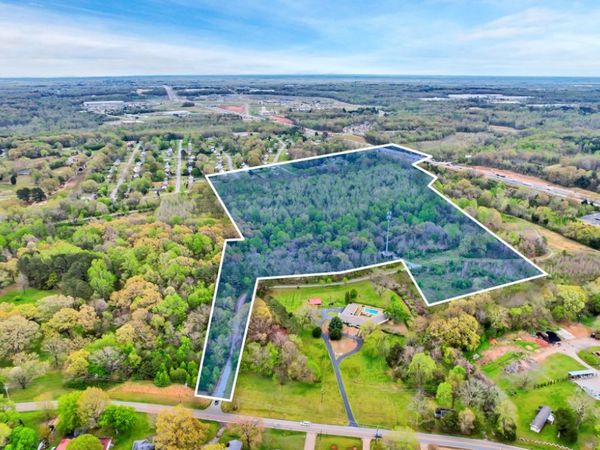 2888 Old Medina Rd , Jackson, TN 38305