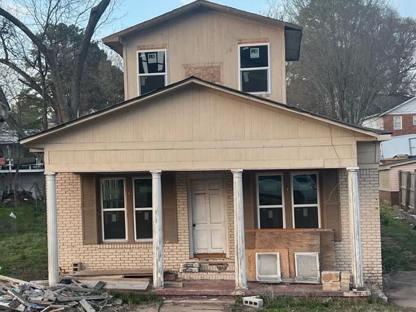 311 W COURT AVE, Selmer, TN 38375