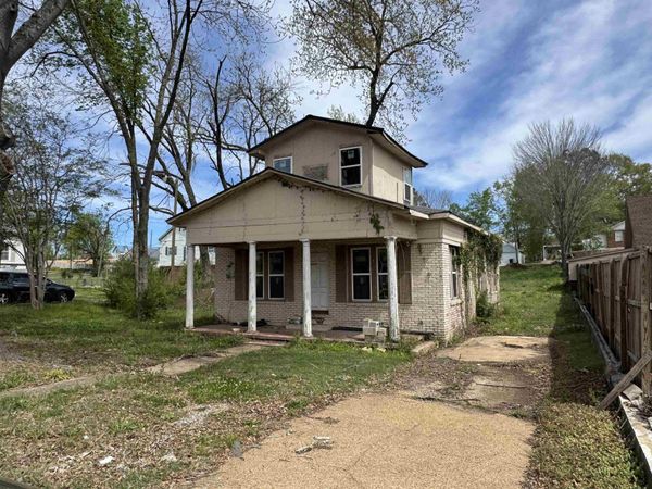 311 W COURT AVE, Selmer, TN 38375