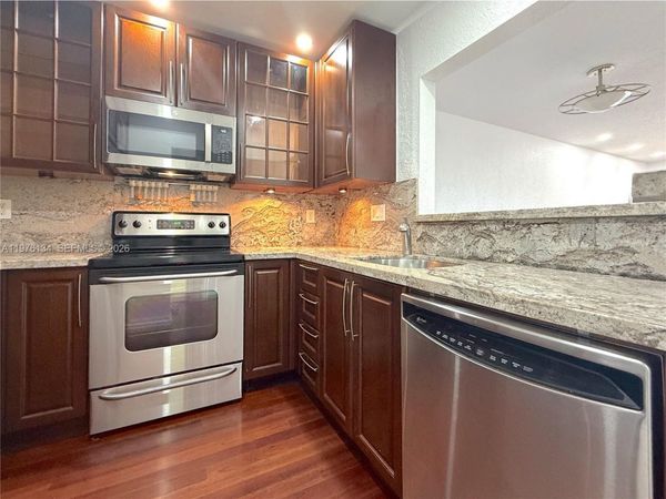 2640 NE 135th St, Unit 305, North Miami, FL 33181