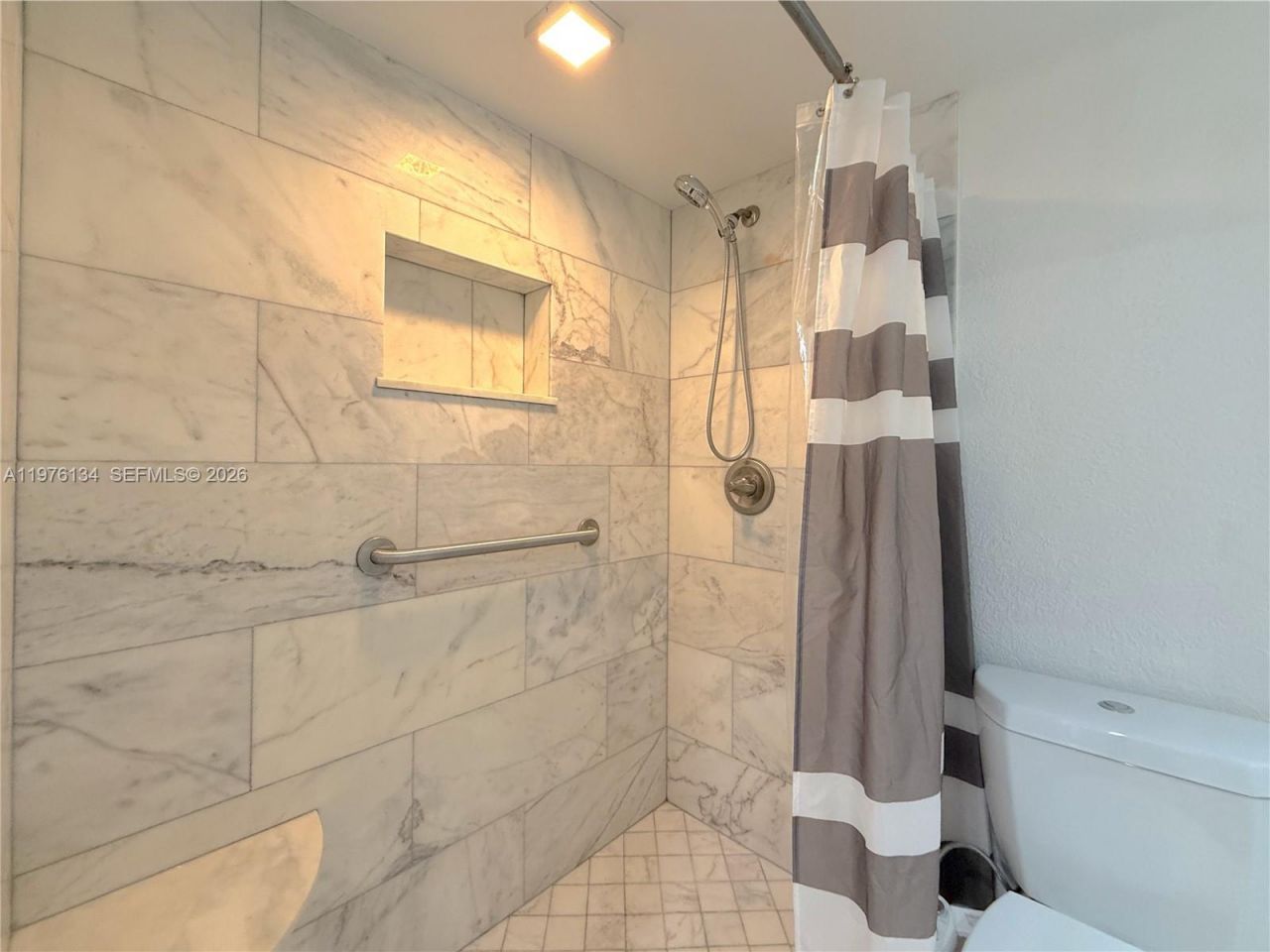 2640 NE 135th St, Unit 305, North Miami, FL 33181 Photo