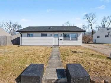 421 Marchmont Drive, Fairborn, OH 45324