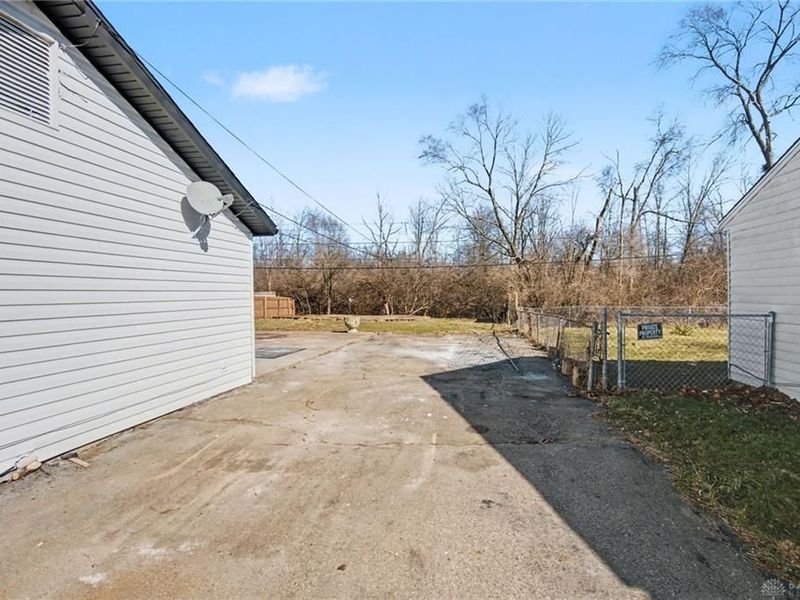 421 Marchmont Drive, Fairborn, OH 45324 Photo 18