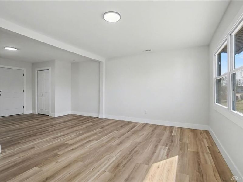 421 Marchmont Drive, Fairborn, OH 45324 Photo 3