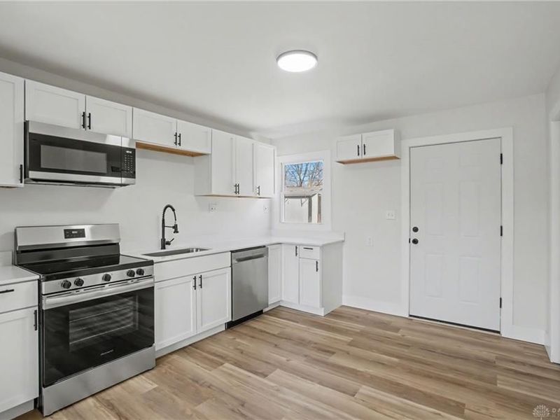 421 Marchmont Drive, Fairborn, OH 45324 Photo 5