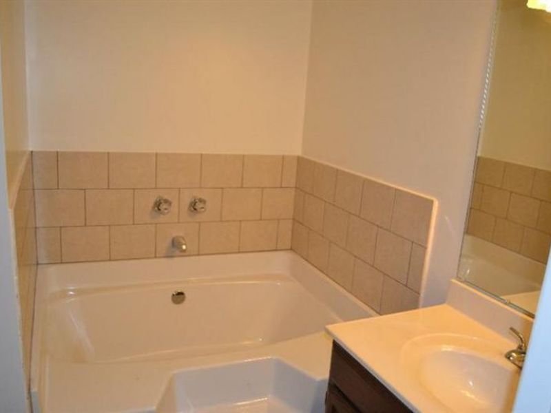 10555 Montgomery Road, Unit 72, Montgomery, OH 45242 Photo 11