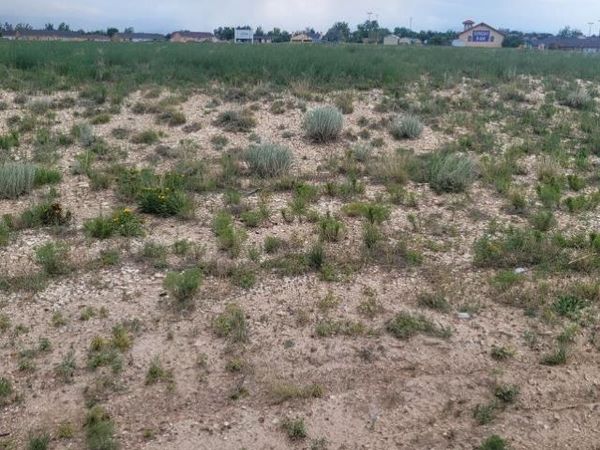 142 E Croyden Dr, Pueblo West, CO 81007