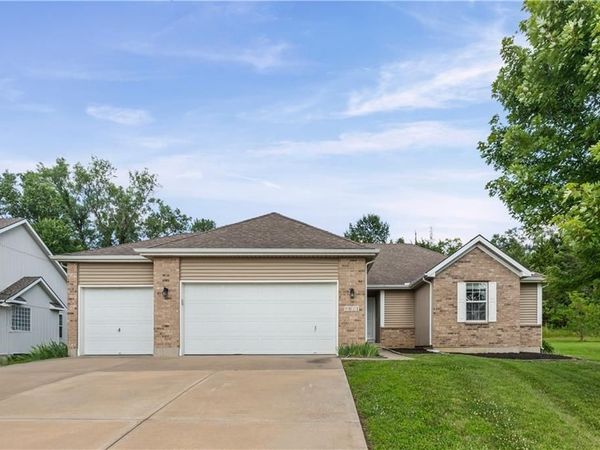 5021 NW Flintridge Road, Riverside, MO 64150