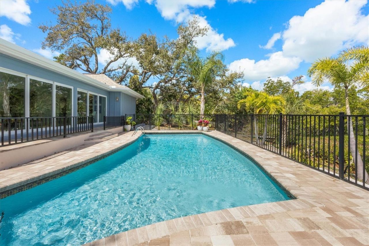 700 Tropical Circle, Sarasota, FL 34242 Photo