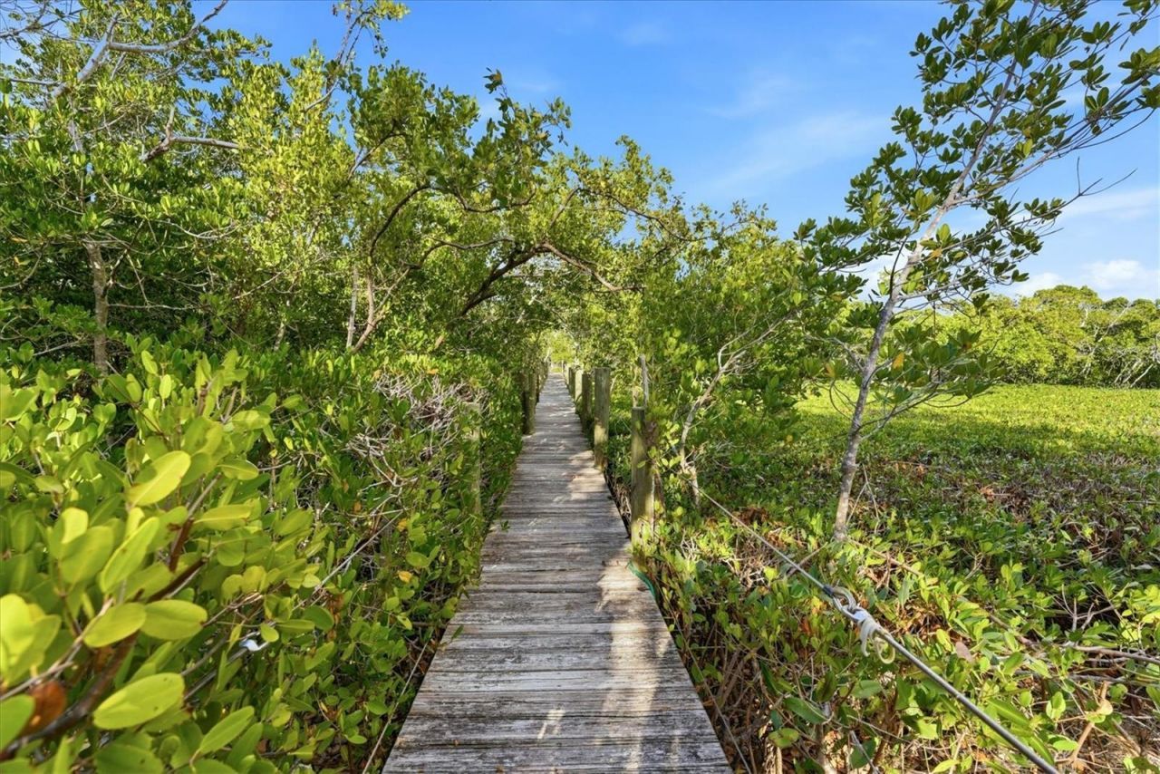 700 Tropical Circle, Sarasota, FL 34242 Photo