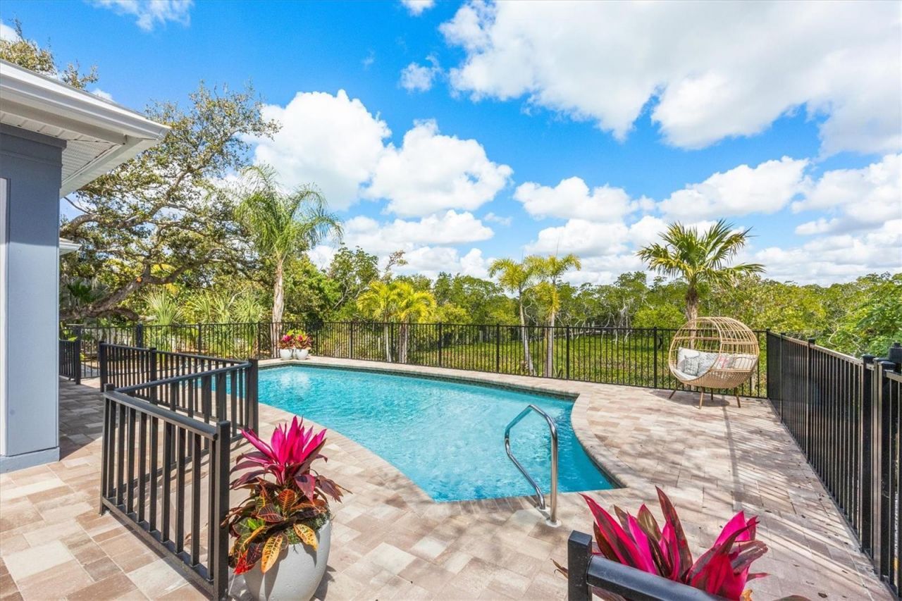 700 Tropical Circle, Sarasota, FL 34242 Photo