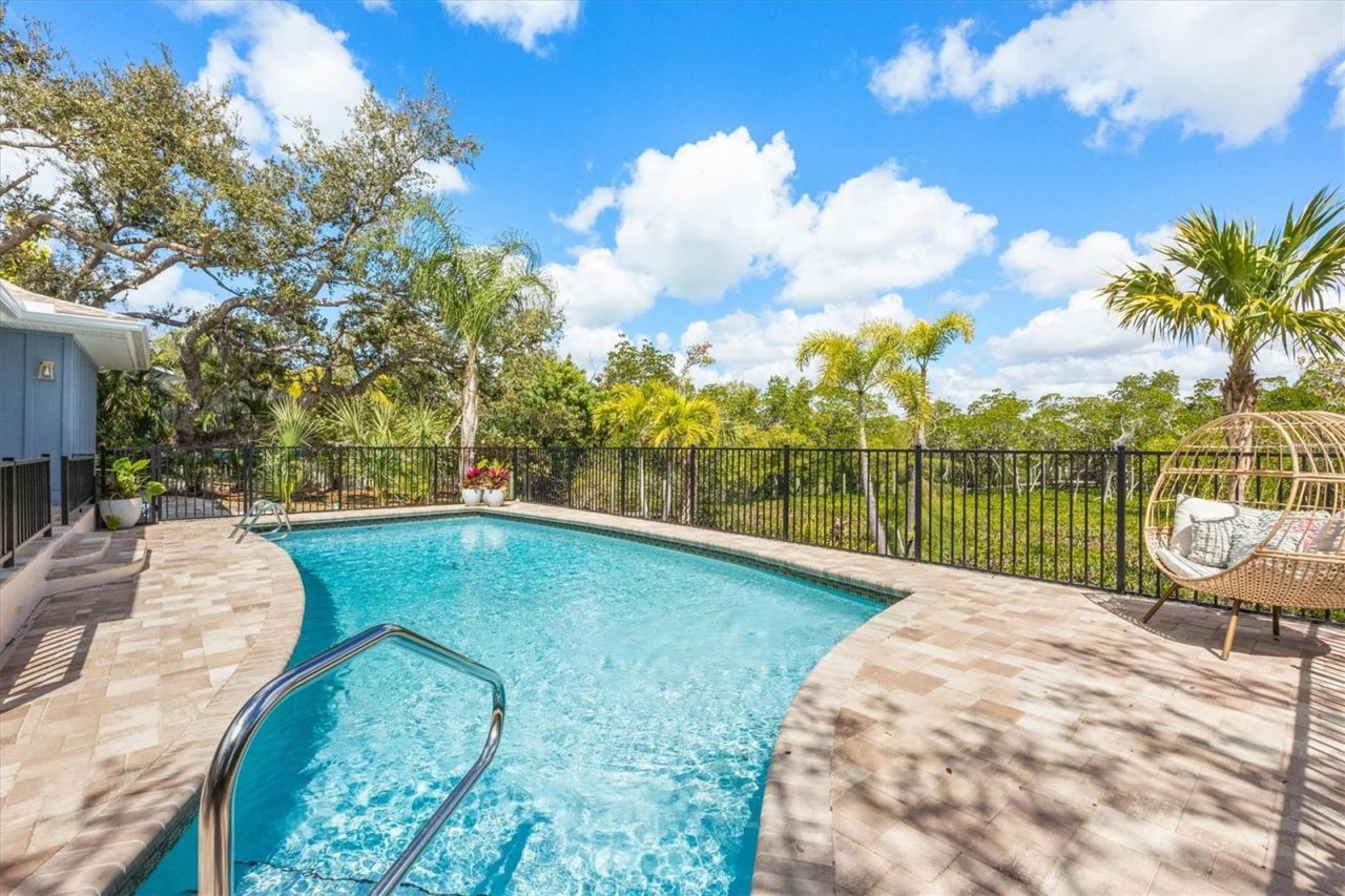 700 Tropical Circle, Sarasota, FL 34242 Photo