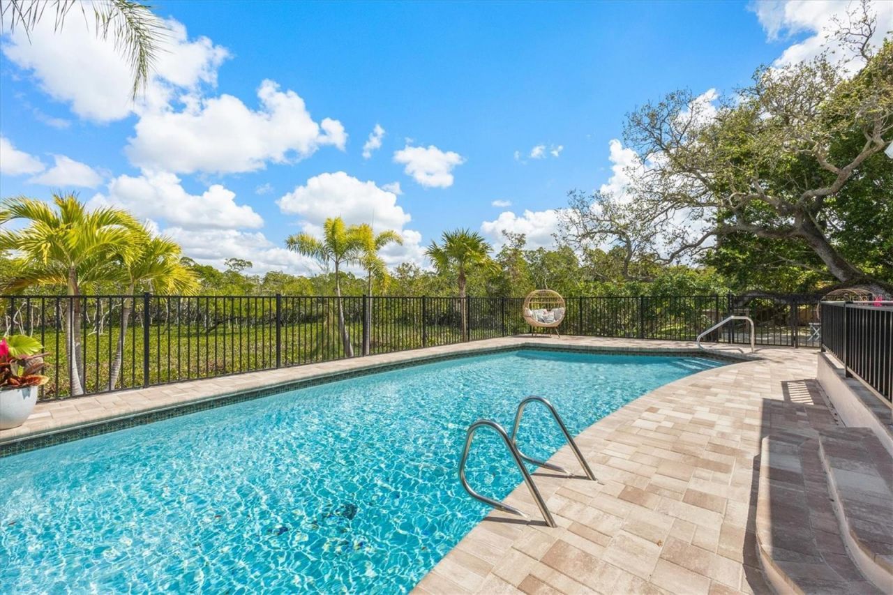 700 Tropical Circle, Sarasota, FL 34242 Photo