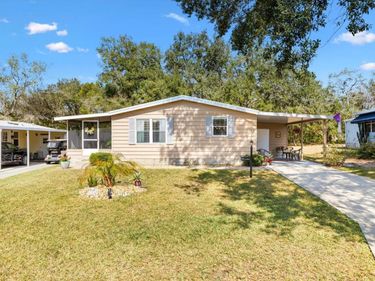 520 SAINT ANDREWS BOULEVARD , LADY LAKE, FL 32159