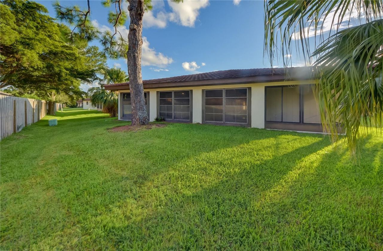 3001 Vivienda Boulevard, Bradenton, FL 34207 Photo