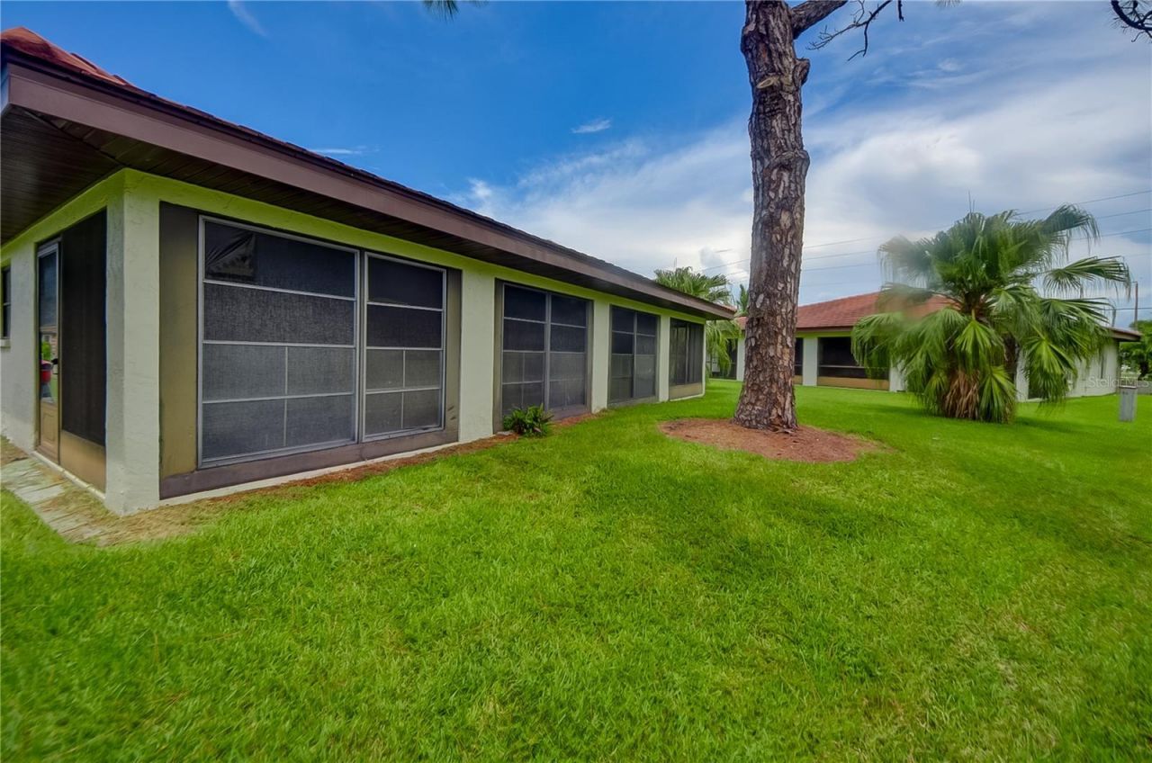 3001 Vivienda Boulevard, Bradenton, FL 34207 Photo