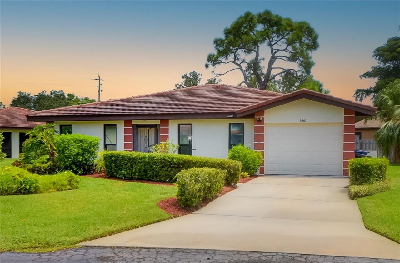 3001 Vivienda Boulevard, Bradenton, FL 34207 Photo