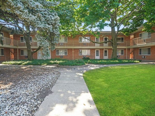 4211 W 95th Street , Unit 2D, Oak Lawn, IL 60453