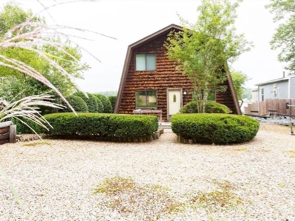 21-22 Beach Drive, West Brookfield, MA 01585