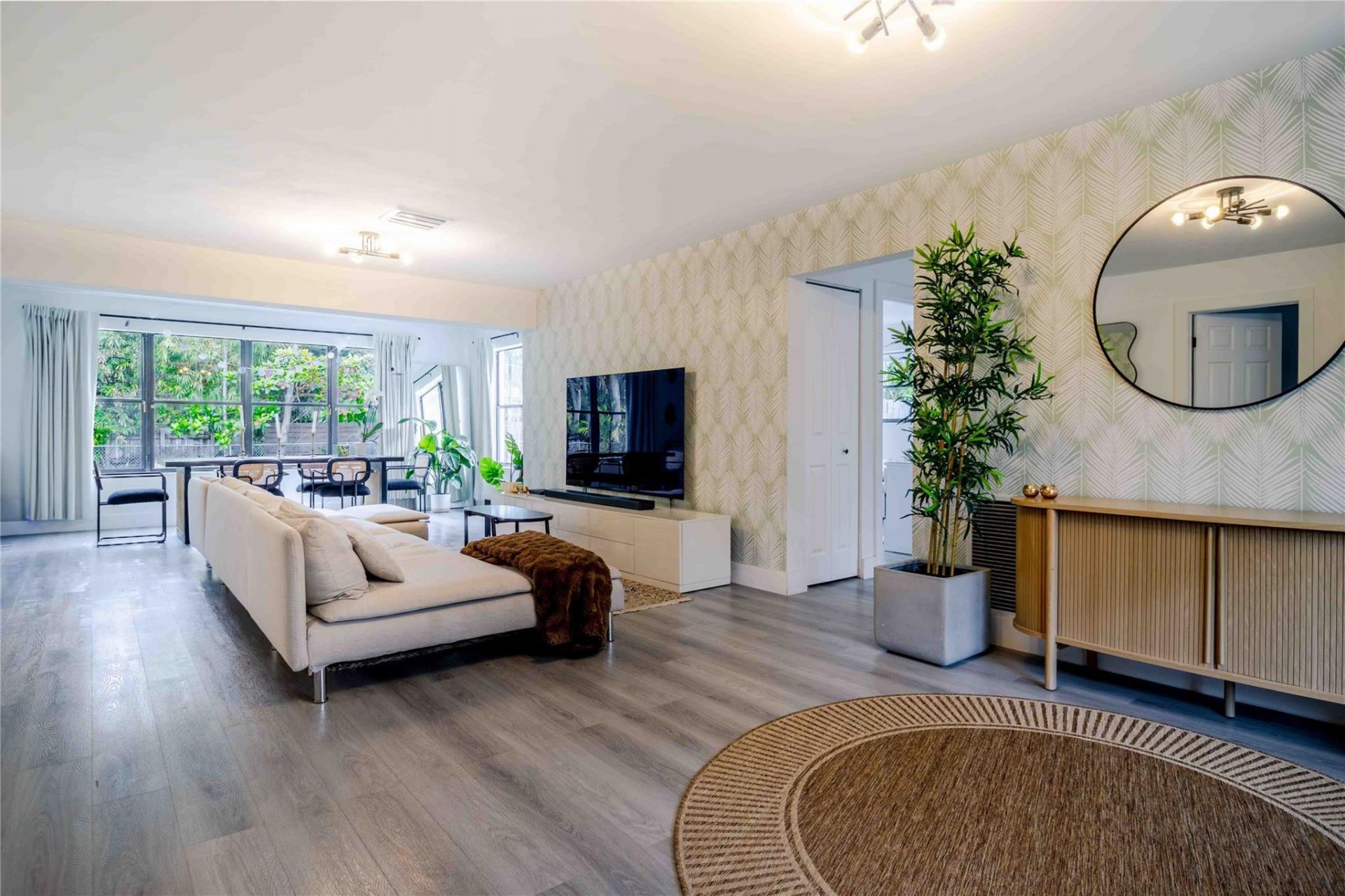 2515 NE 207th Street, Miami, FL 33180 Photo