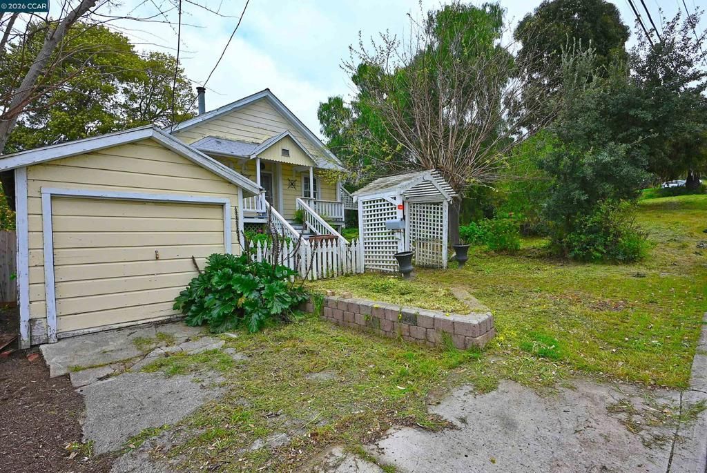 921 921 E 6th St, Benicia, CA 94510 Main Photo