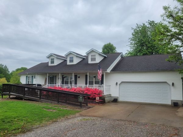 325 W North Street , Dix, IL 62830