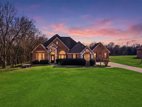 212 Green Meadow Court, Gunter, TX 75058