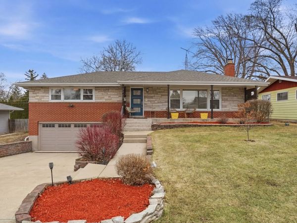 34757 N Iroquois Trail , McHenry, IL 60051