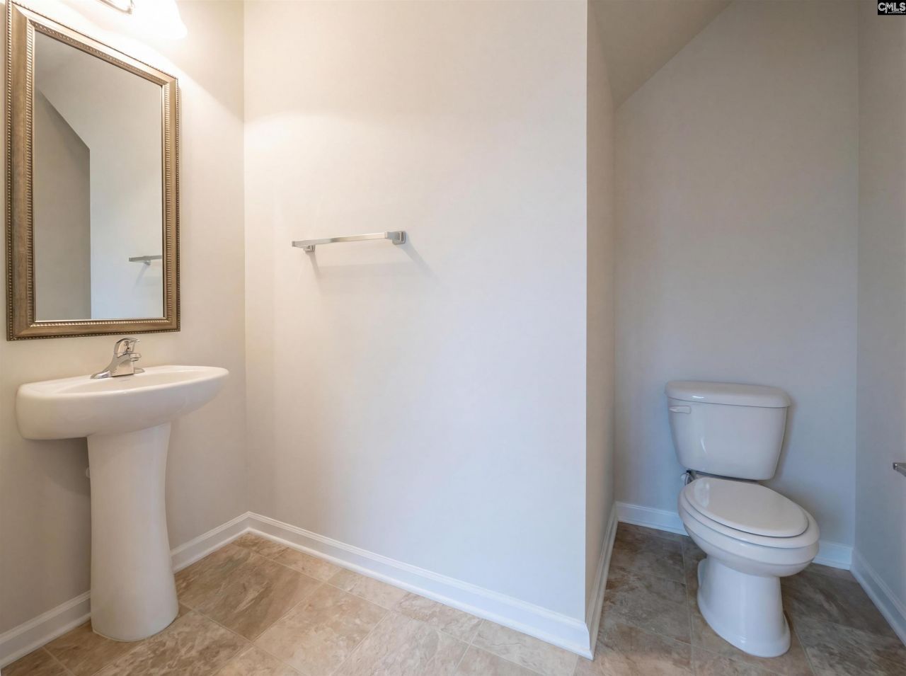 2077 Bankwell Road Photo 12