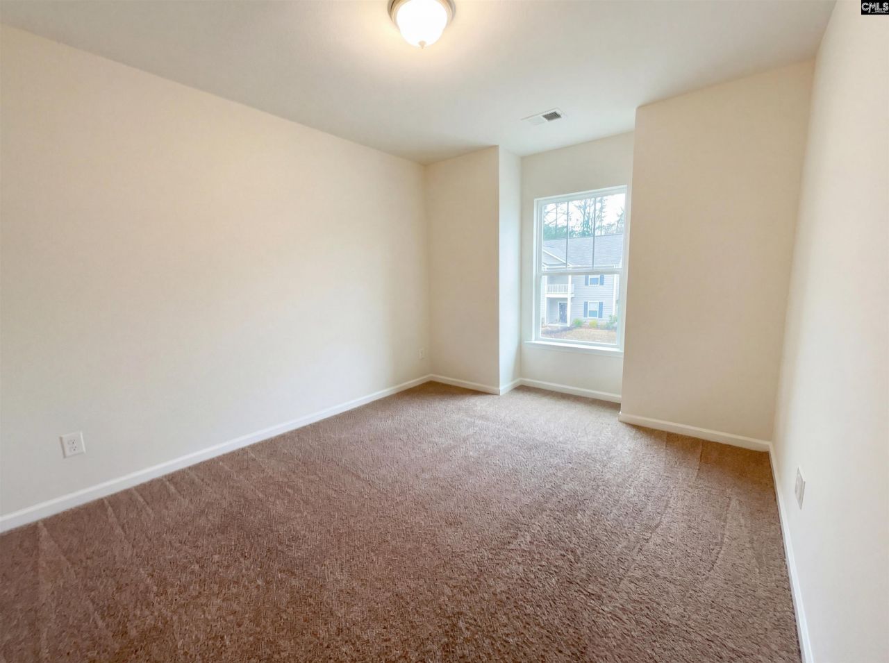 2077 Bankwell Road Photo 23