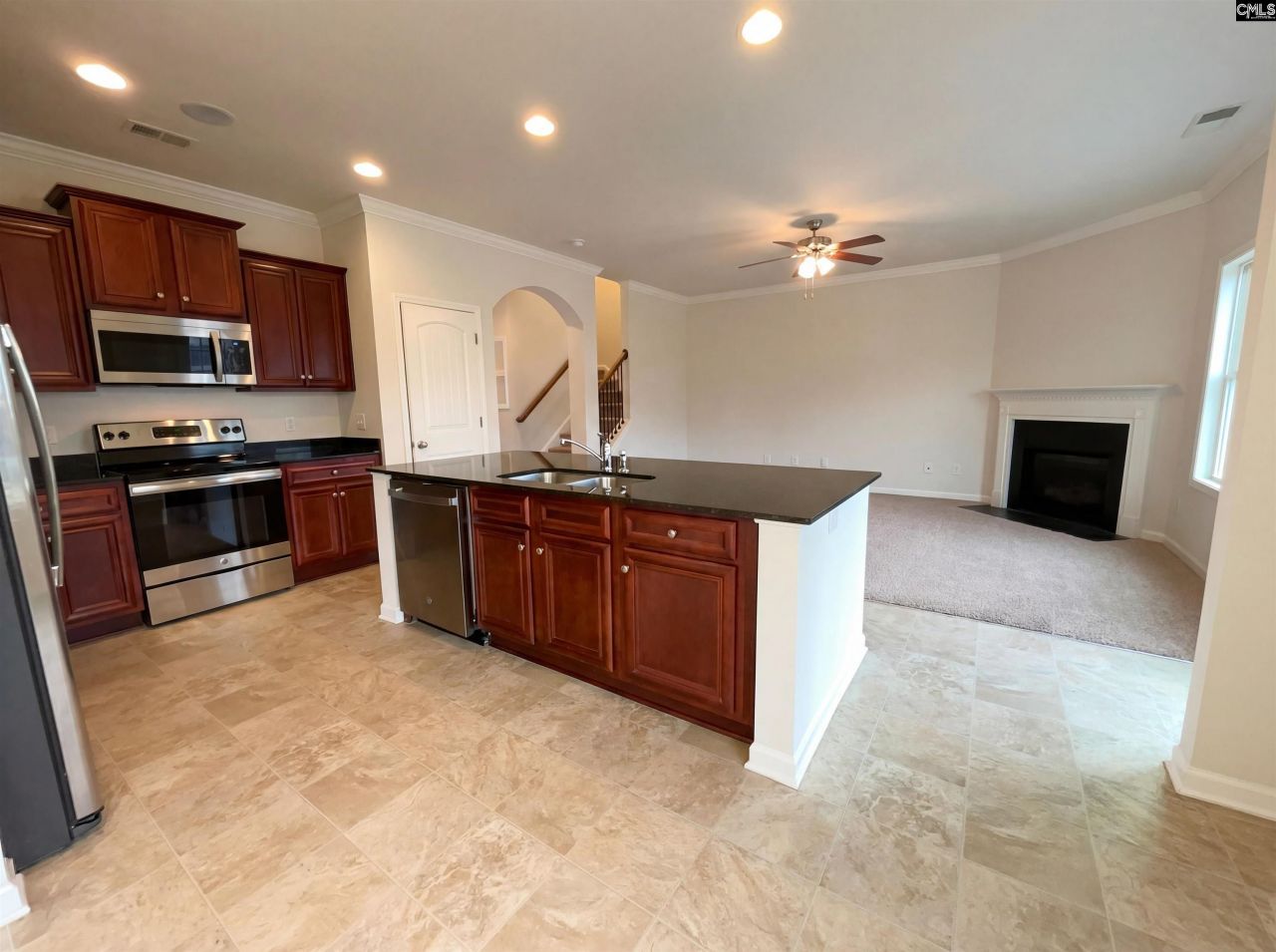 2077 Bankwell Road Photo 6