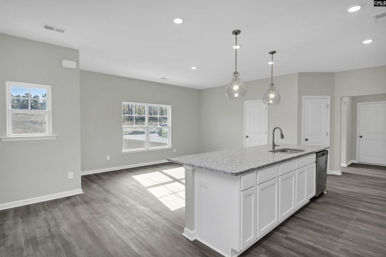 211 Raglins Way Photo 9