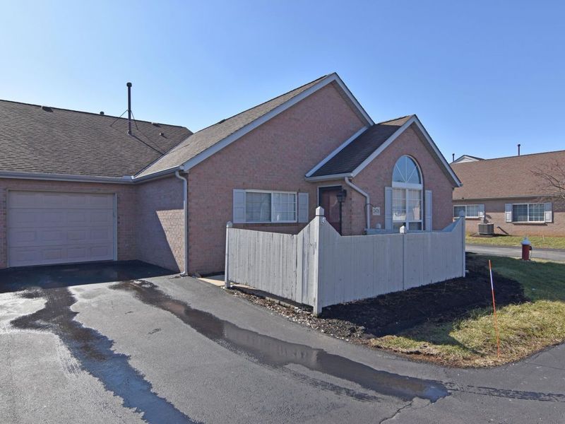 2476 Meadow Glade Drive, Hilliard, OH 43026 Photo 2