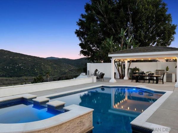 2814 Paseo Del Sol, Escondido, CA 92025