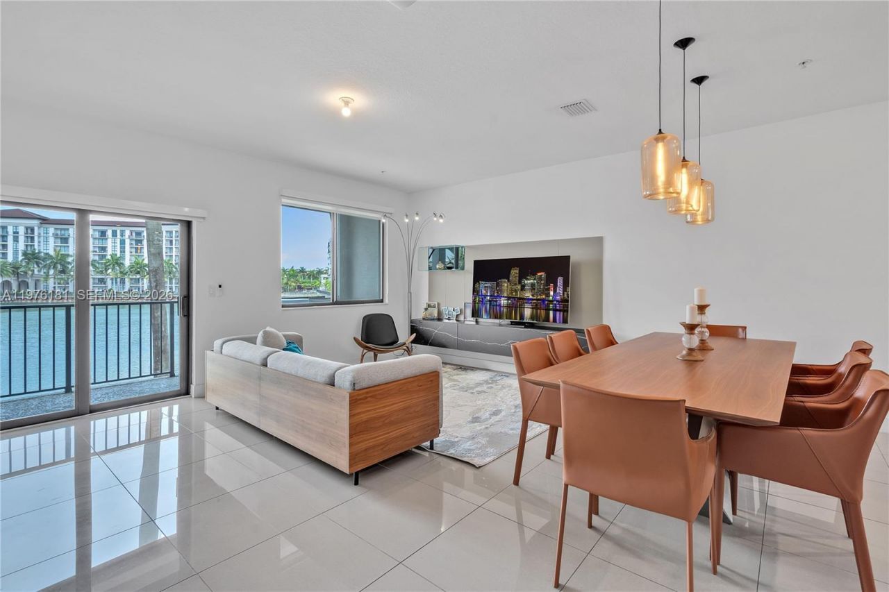 4703 NW 84th Ct, Doral, FL 33166 Photo